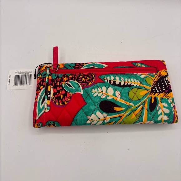 VERA BRADLEY Trifold Wallet - Rumba Red / Orange - Tropical - Exact One - NWT - Picture 2 of 3